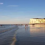A 50m Reves De Les Bains De 아파트