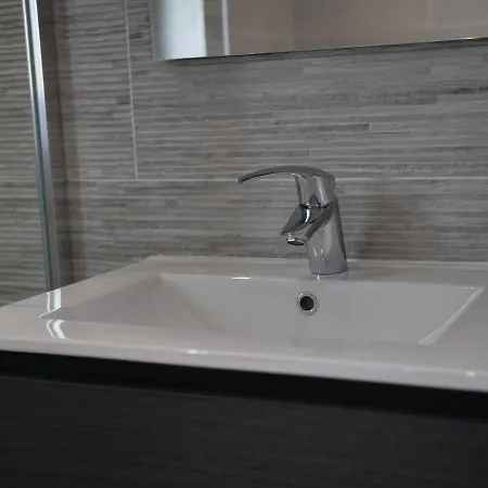 A 50m Reves De Les Bains De *