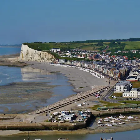 A 50m Reves De Les Bains De Апартаменты *