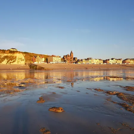 A 50m Reves De Les Bains De Mers-les-Bains