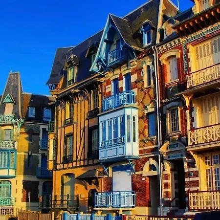 A 50m Reves De Les Bains De Apartment