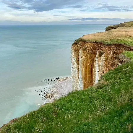 A 50m Reves De Les Bains De *