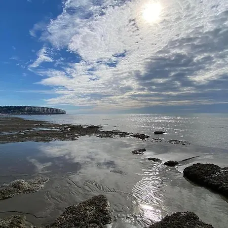 A 50m Reves De Les Bains De Apartment *