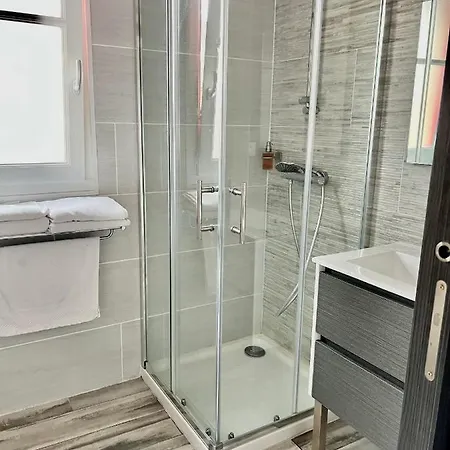 A 50m Reves De Les Bains De Мер-ле-Бен