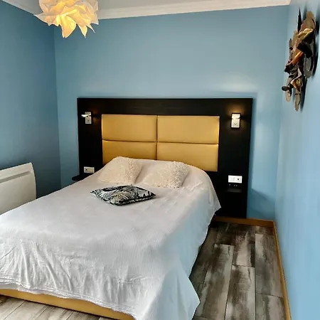 A 50m Reves De Les Bains De Апартаменты *